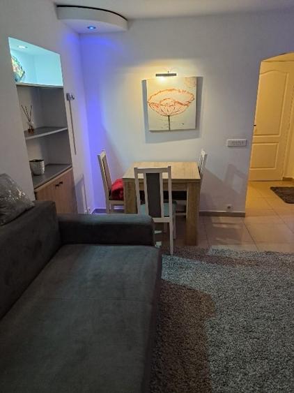 Apartament cu 3 camere decomandat, mobilat în 9 Mai