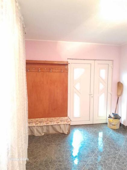 Casă cu 4 camere în Ceica