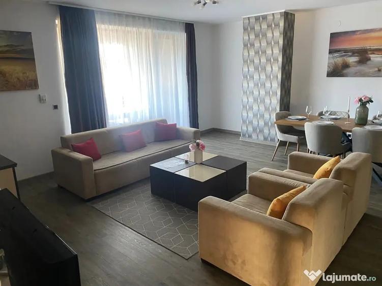 Apartament cu 4 camere decomandat în Poiana Brașov