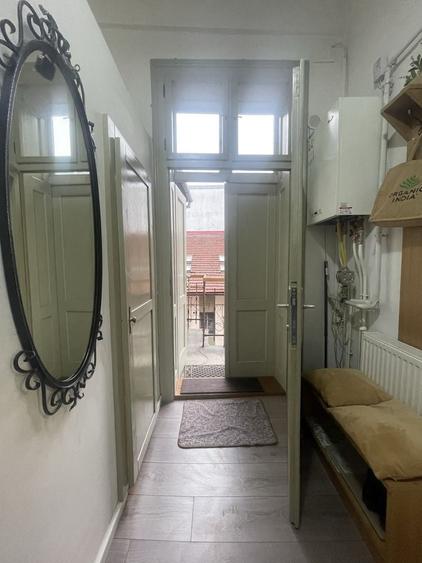 Garsonieră decomandată în Central