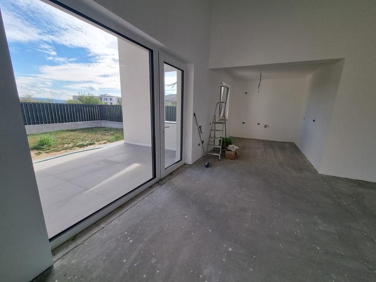 Casă individuală cu 4 camere cu Teren 575 Mp în Cetate