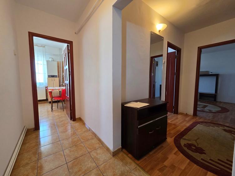 Apartament cu 2 camere decomandat, mobilat în Mircea cel Bătrân