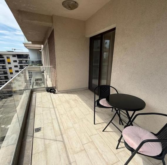 Apartament cu 4 camere decomandat în Drumul Taberei