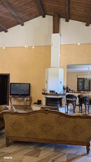 Casă cu 4 camere cu Teren 6500 Mp în Cernica