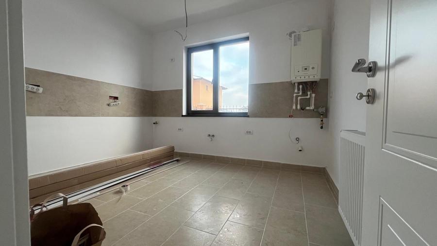 Duplex cu 4 camere cu Canalizare în Prelungirea Ghencea