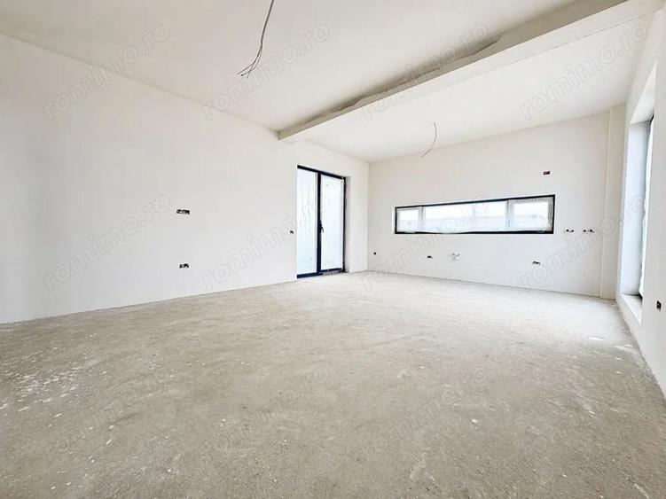 Apartament cu 3 camere semidecomandat în Moșnița Veche