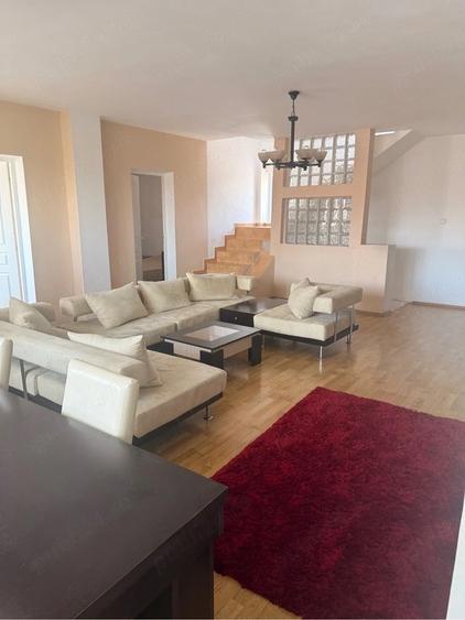 Casă cu 4 camere cu Teren 303 Mp în Giulești