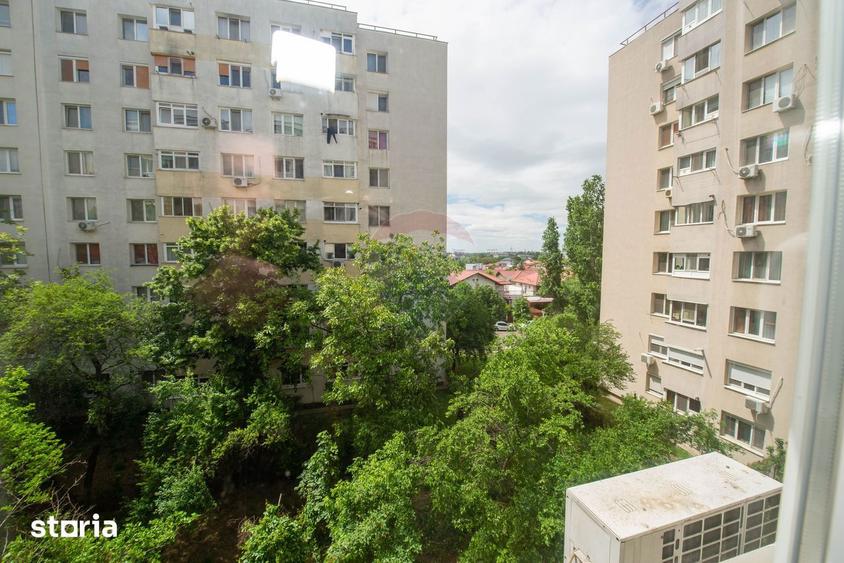 Apartament cu 3 camere decomandat, mobilat în Titan