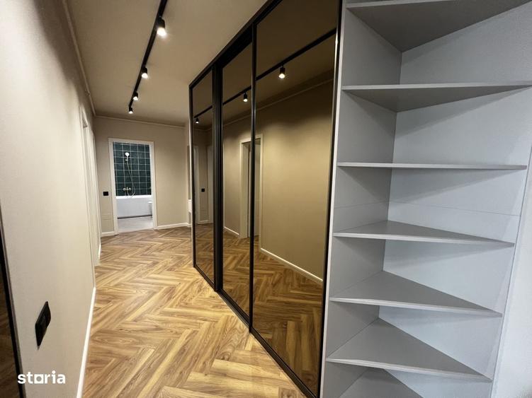 Apartament cu 3 camere semidecomandat în Florești