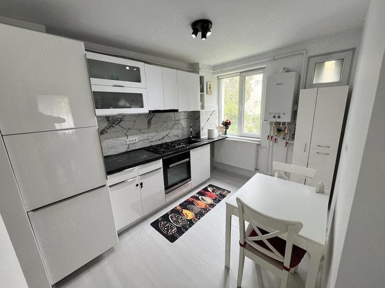 Vand apartament 2 camere - etajul 1 - 2