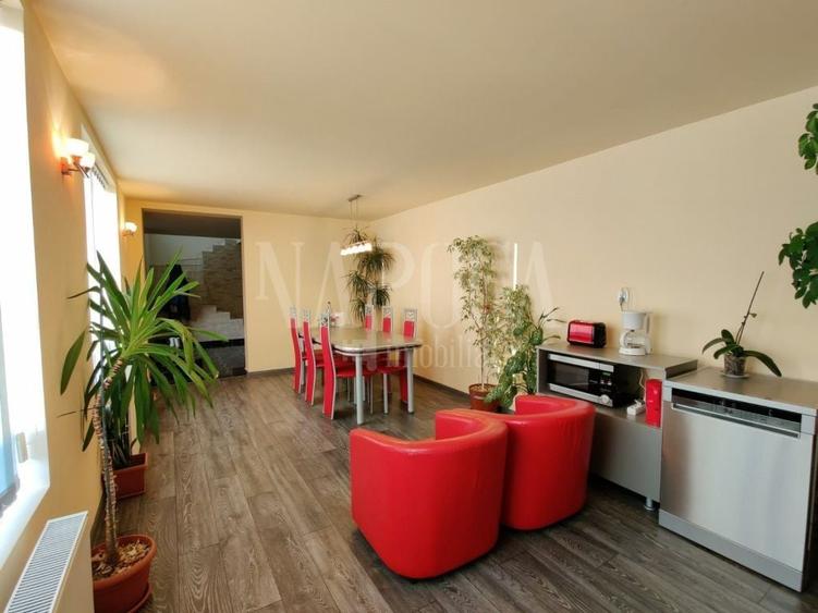 Casă individuală cu 5 camere cu Canalizare în Dâmbul Rotund
