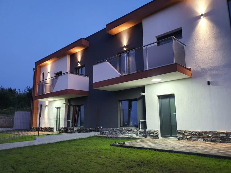 Duplex cu 3 camere cu Teren 250 Mp în Cug