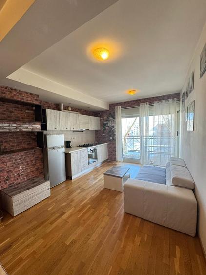 Apartament cu 3 camere în Torontalului