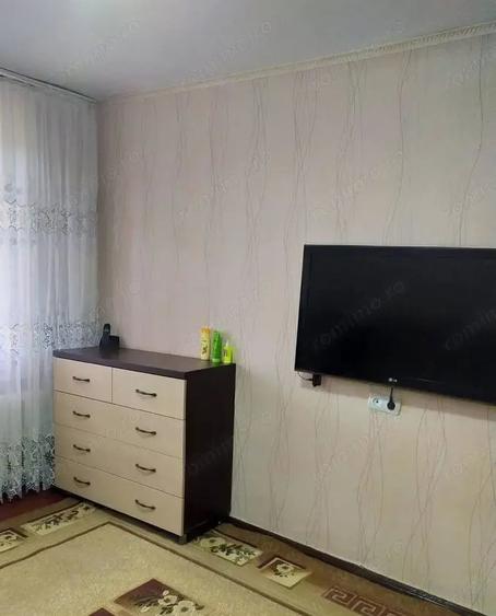 Apartament cu 2 camere semidecomandat în Girocului