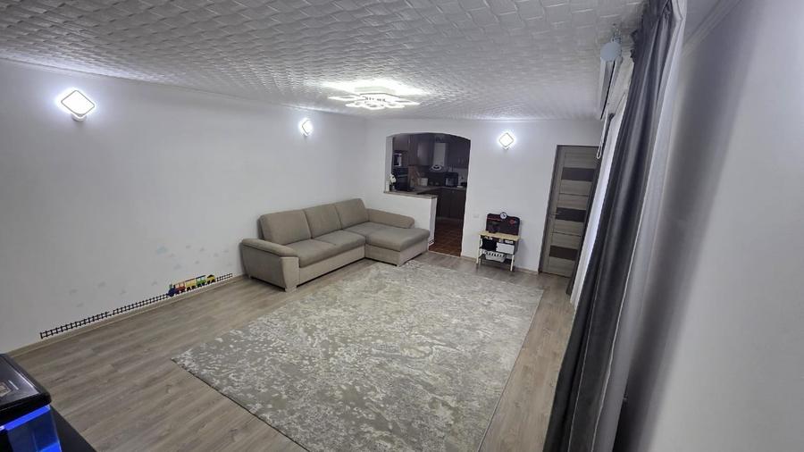 Casă individuală cu 4 camere cu Canalizare în Central