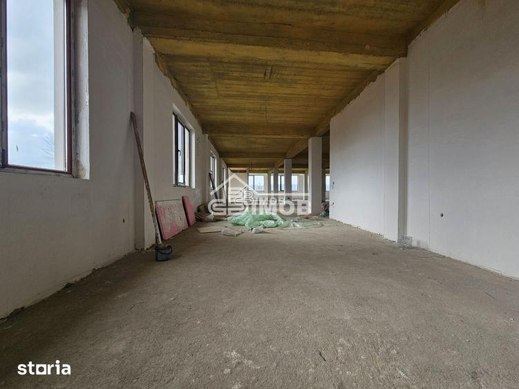 Spațiu comercial, de 380 mp, în Voinești