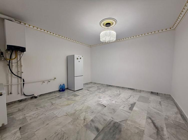 Casă cu 7 camere cu Canalizare în Vitan