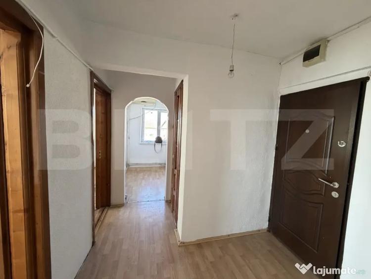 Garsonieră decomandată în Sud
