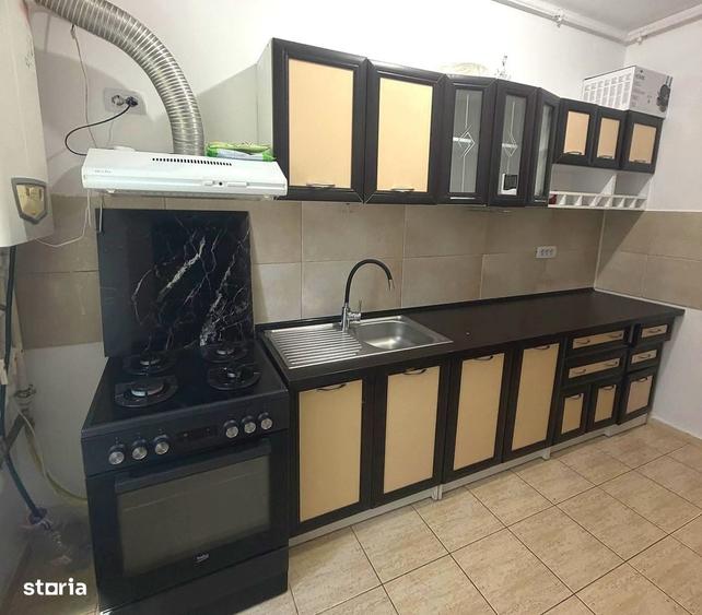 Apartament cu 3 camere în Sisești