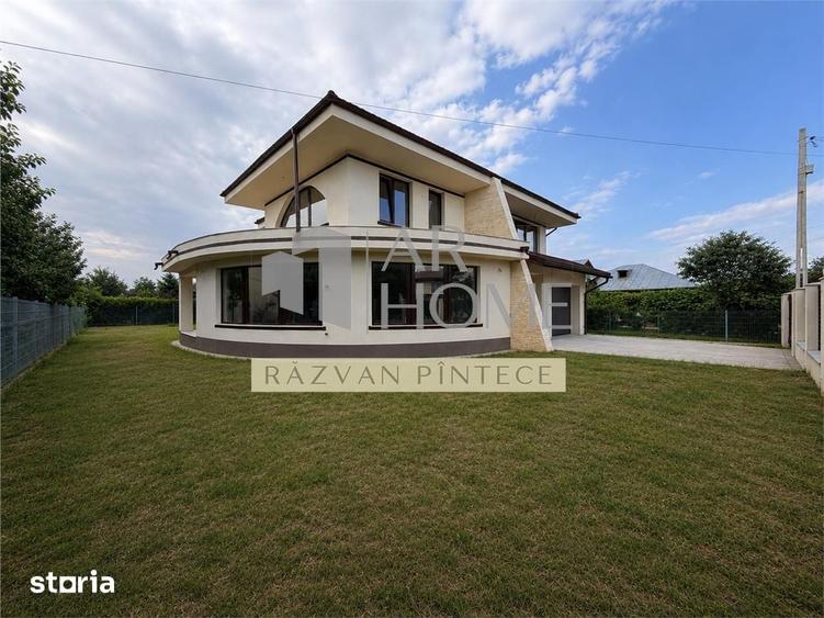 Casă cu 4 camere cu Teren 783 Mp în Cornu