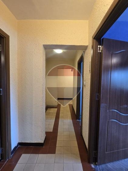 3 decomandate, etaj 1, zona Ciuperca - 8