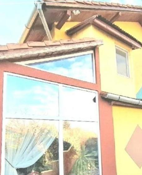Casă individuală cu 5 camere cu Teren 750 Mp în Central