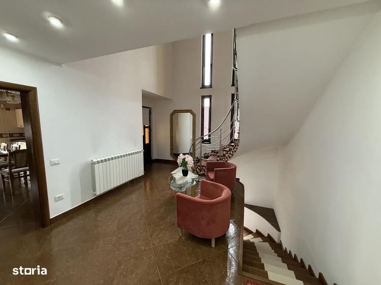 Casă cu 4 camere în Băiceni