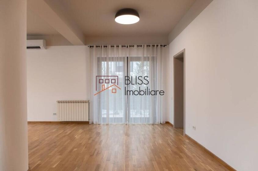 Casă cu 9 camere cu Piscina în Iancu Nicolae