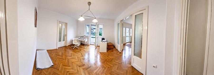 Apartament cu 3 camere semidecomandat în Grădina Icoanei