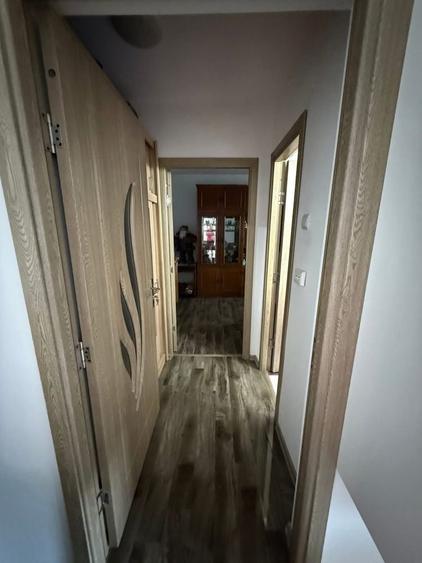 Apartament cu 2 camere decomandat în Roșia