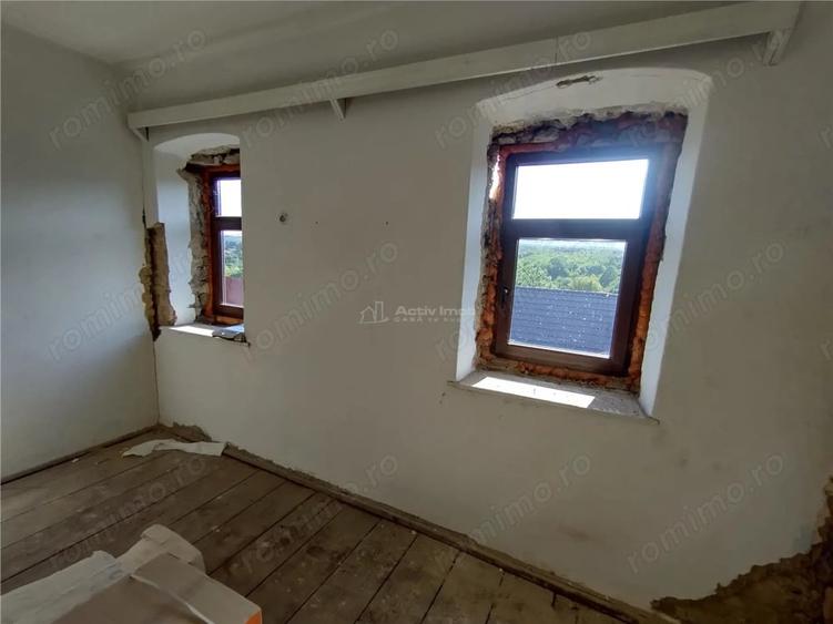 Casă cu 2 camere cu Teren 575 Mp în Vest