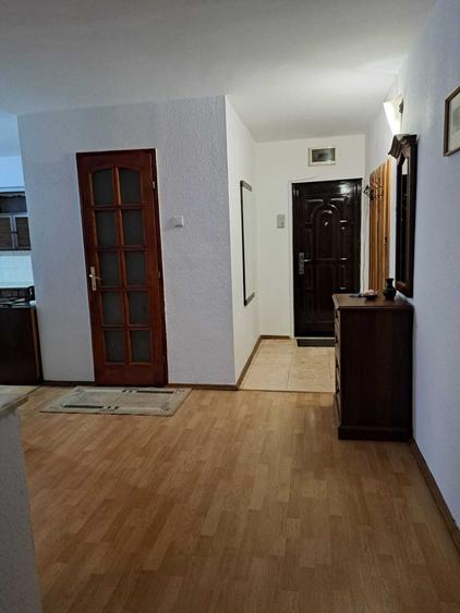 Apartament cu 4 camere decomandat în Jigodin-Băi