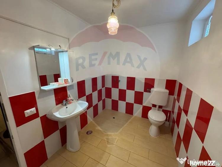 Casă cu 6 camere cu Teren 1263 Mp în Dărmănești