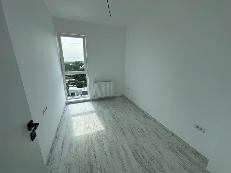 Apartament cu 3 camere decomandat în Vitan