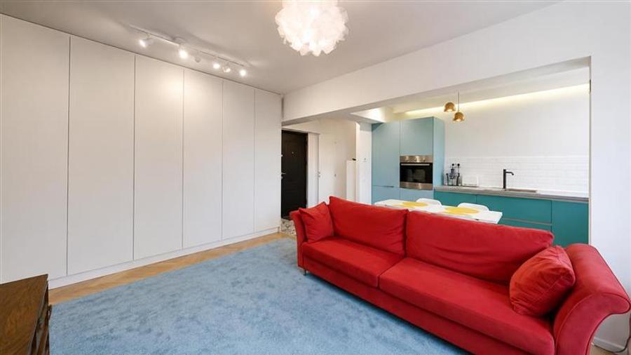Apartament cu 2 camere semidecomandat, mobilat în Centrul Civic