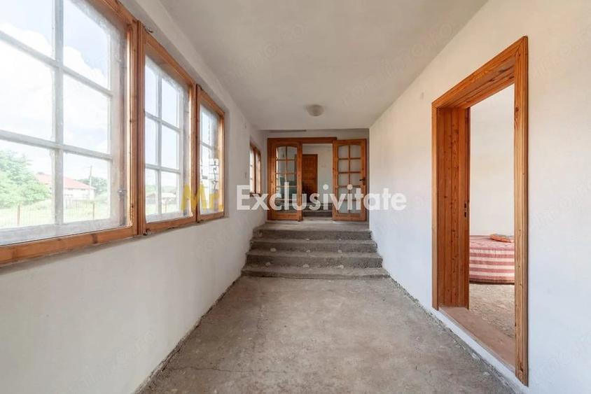 Casă cu 5 camere cu Teren 1093 Mp în Domnești