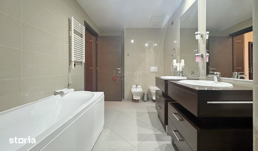 Apartament cu 4 camere decomandat în Central