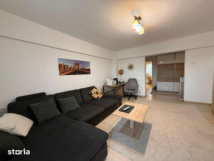 Apartament cu 3 camere, mobilat în Băneasa