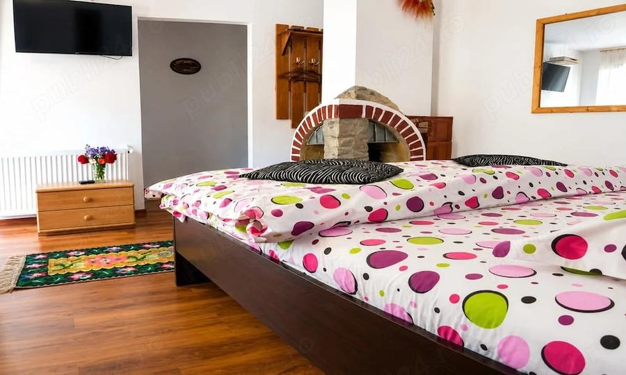 Casă cu 6 camere cu Teren 4600 Mp în Tarcău