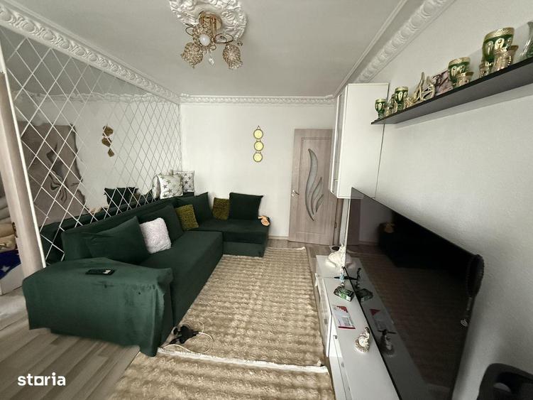 Apartament cu 3 camere semidecomandat în Groapa