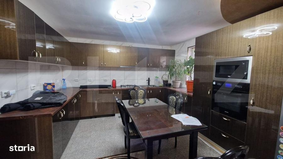 Casă cu 4 camere cu Piscina în Baciu