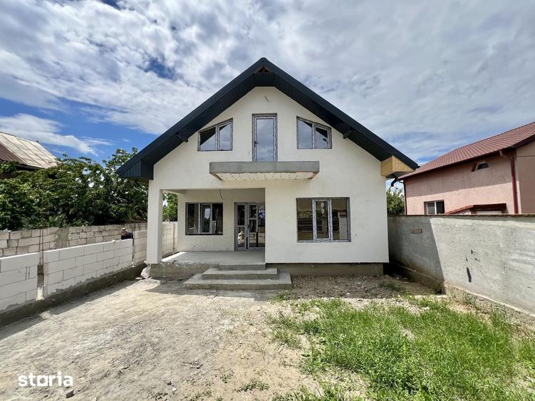 Casă cu 5 camere cu Teren 300 Mp în Lumina