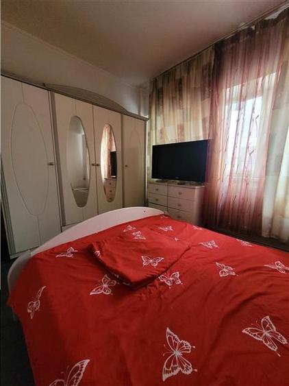 Apartament cu 2 camere decomandat, mobilat în Casa de Cultură