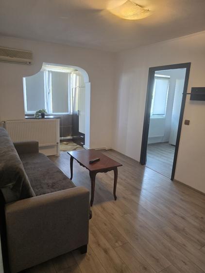 Apartament cu 2 camere semidecomandat în Palazu Mare