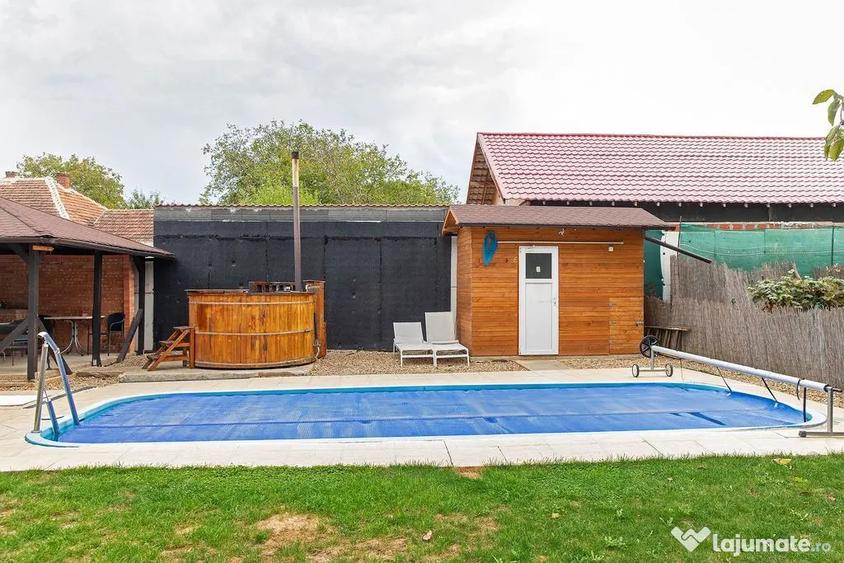 Casă cu 7 camere cu Piscina în Apateu
