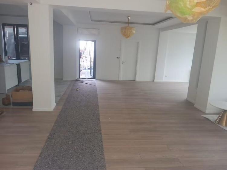 Apartament cu 3 camere în Călinești