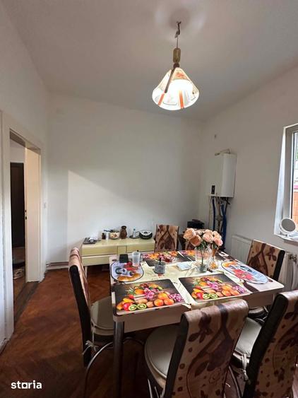 Casă cu 2 camere decomandat cu Teren 198 Mp în Semicentral