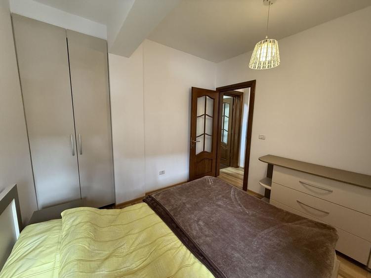 Apartament cu 2 camere semidecomandat, mobilat în Central