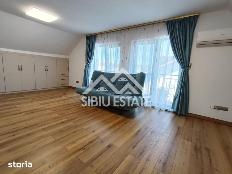 Casă cu 6 camere cu Teren 670 Mp în Roșia