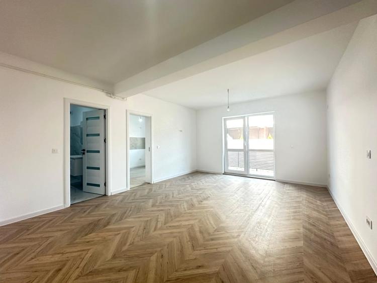 Apartament cu 3 camere decomandat în Păcurari